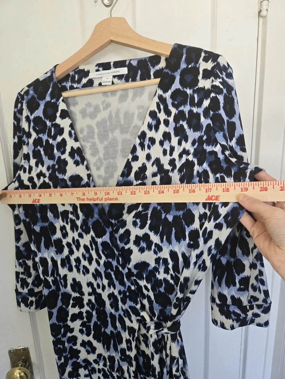 Diane Von Furstenberg DVF New Julian Silk Jersey Wrap Dress Size 12 Snow Cheetah - Picture 14 of 15